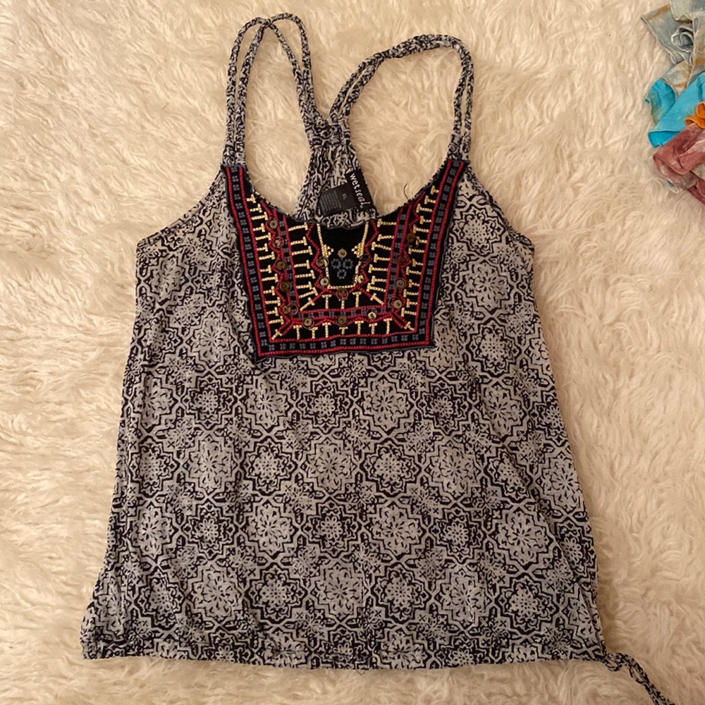 Tribal top